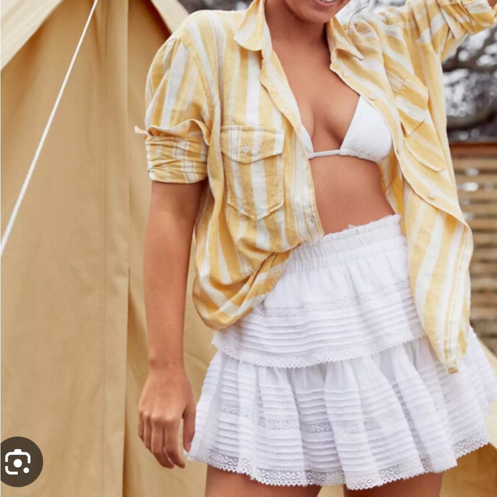 White mini skirt!!